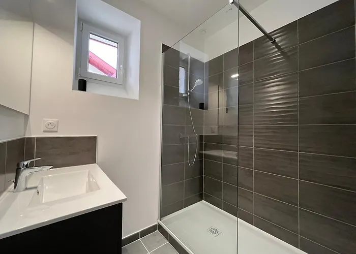 Apartment Lumineux 3 Pieces Pres Des Halles Et De La Plage, Wifi, Clim, Parkings Proches - Fr-1-239-910 *